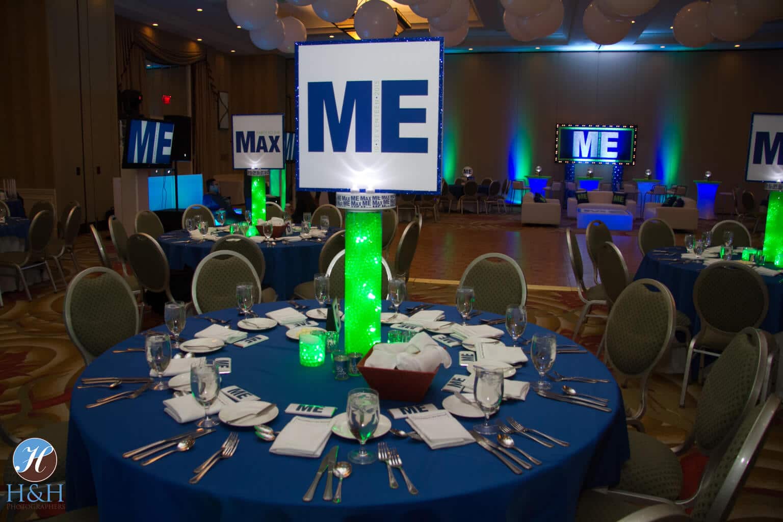 Vases with Gems, LED Lights andLogo Blowup Centerpiece