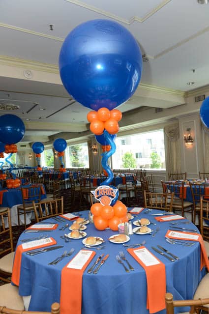 Knicks Themed Balloon Centerpiece with Custom Logo Cutout