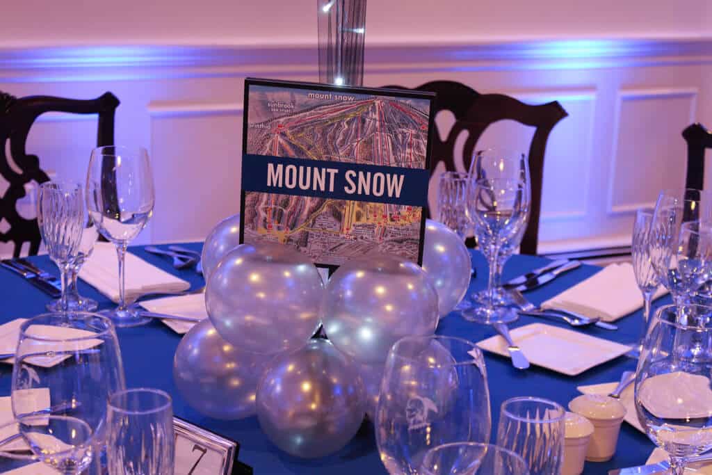 Balloon Centerpiece Base with Custom Ski Trail Sign