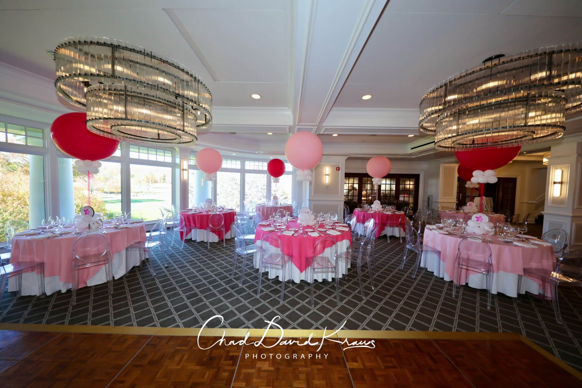 3' Balloon Centerpiece with Custom Logo Balloon Base at Scarsdale Golf Club