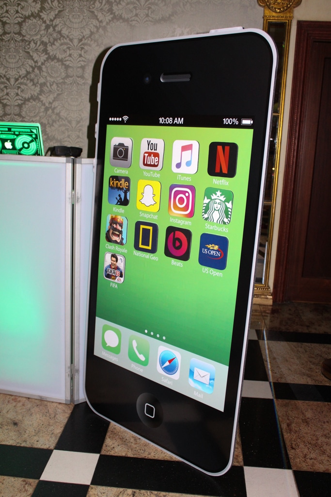 iPhone Candle Lighting Display Alternative with Velcro Apps