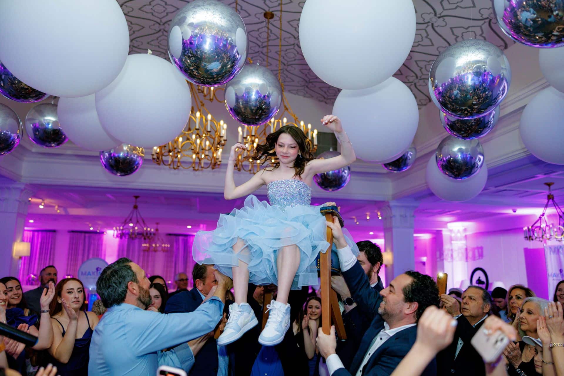 Ceiling Balloons Treatment with White and Metallic Orbz