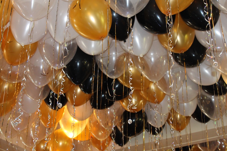 Black and Gold Loose Ceiling Balloons with Shimmer and Sparkle Ribbon