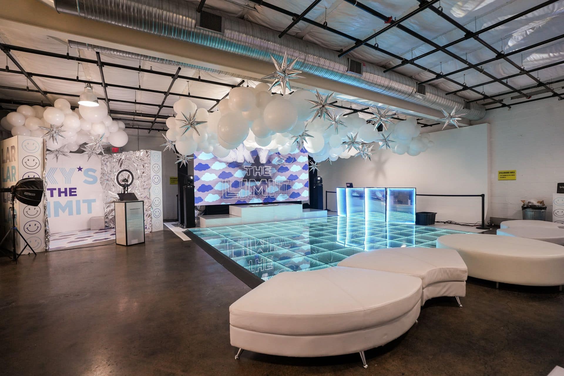 Sky Theme Ceiling Decor with White Cloud Balloons and Stars