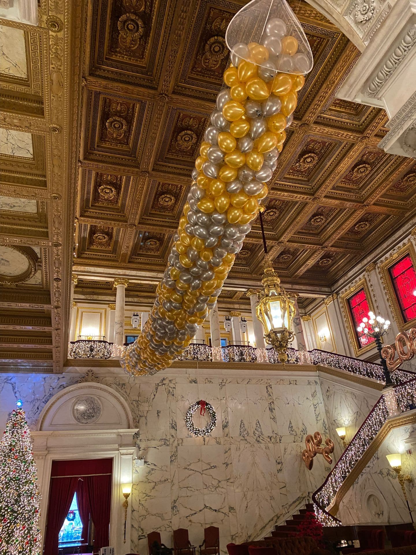 Gold and Silver Balloon Net Drop for New Years Eve