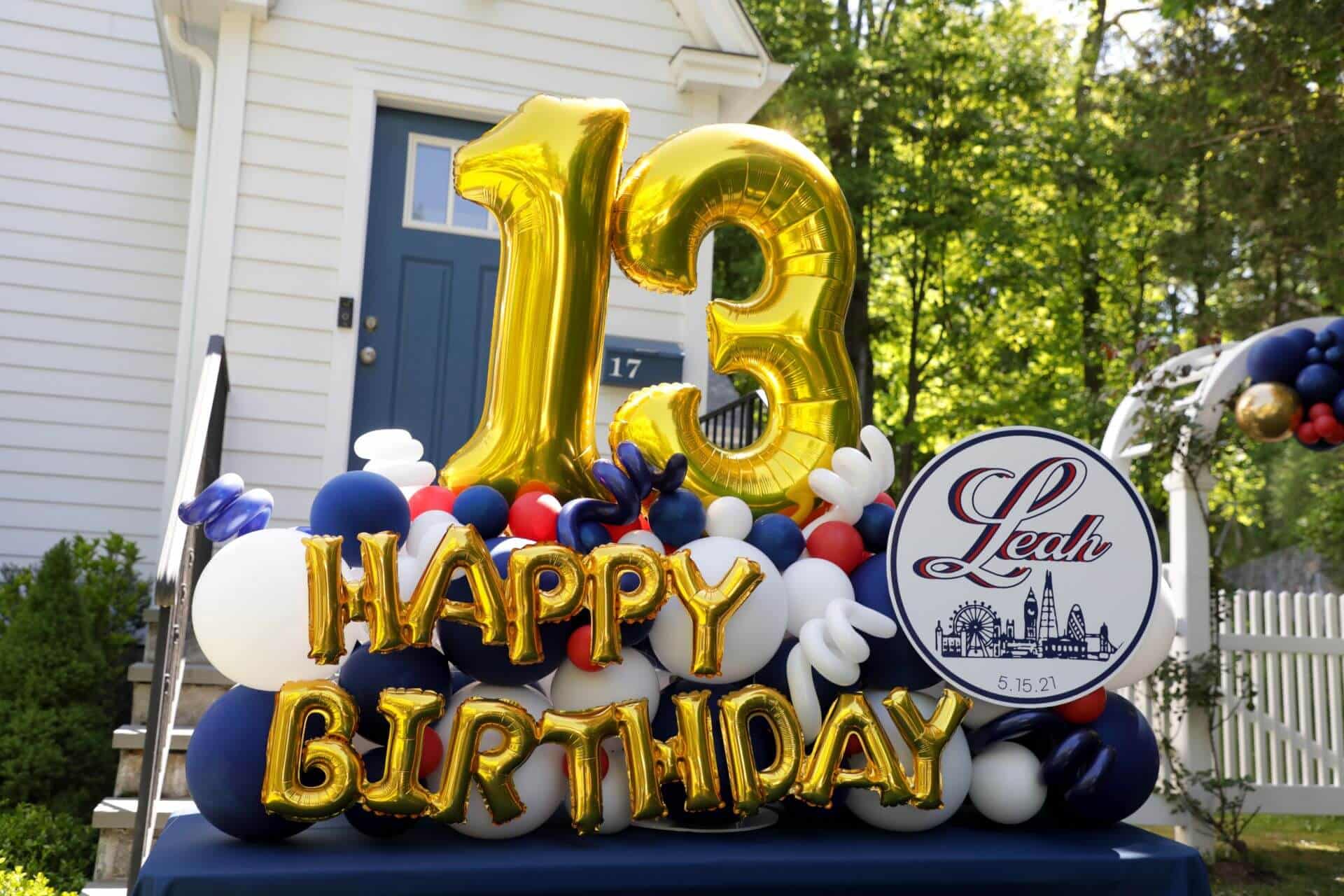 London Theme Fancy Balloon Bouquet with Custom Sign for 13th Birthday