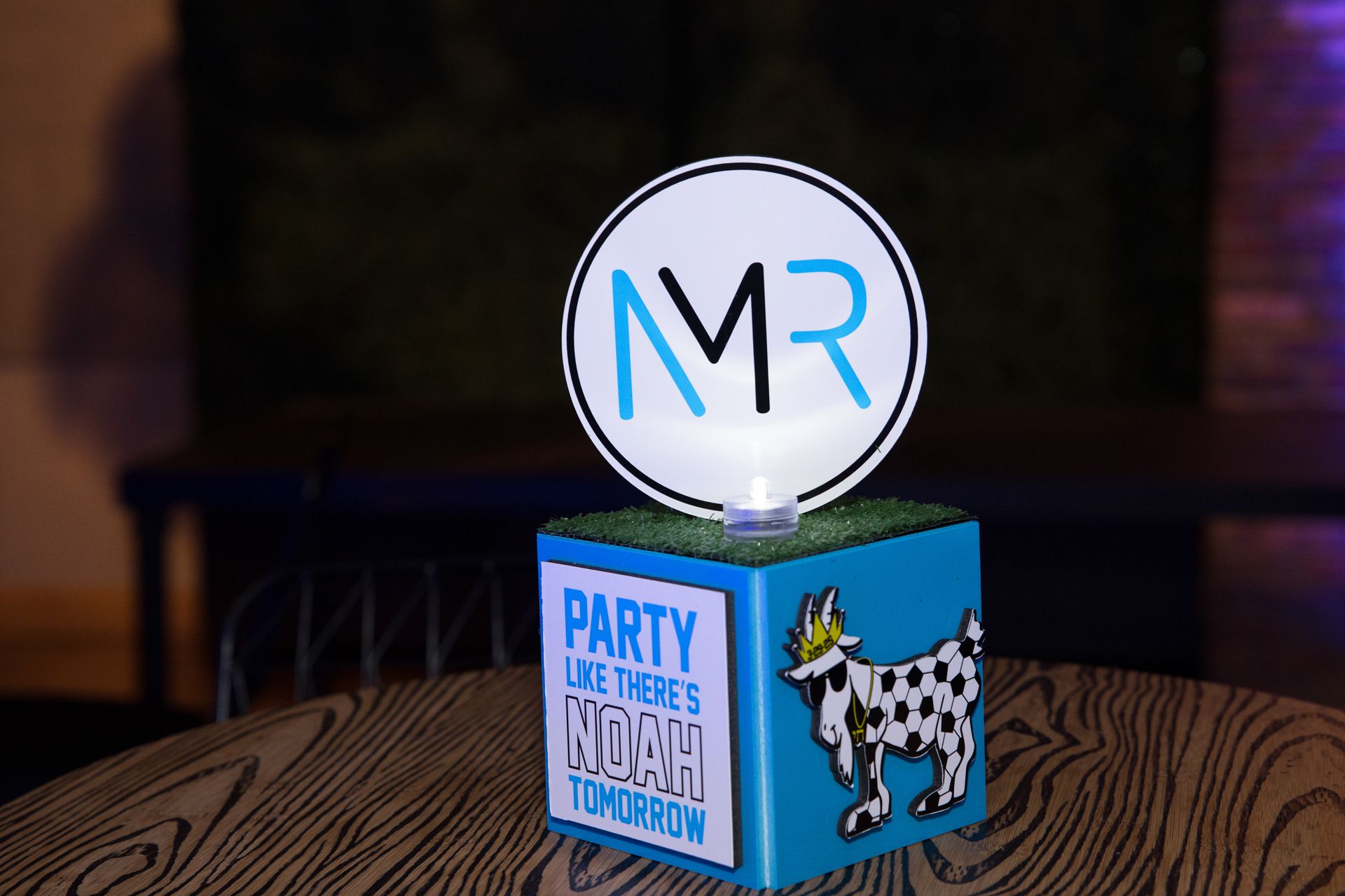 2_mini_cube_logo_centerpiece