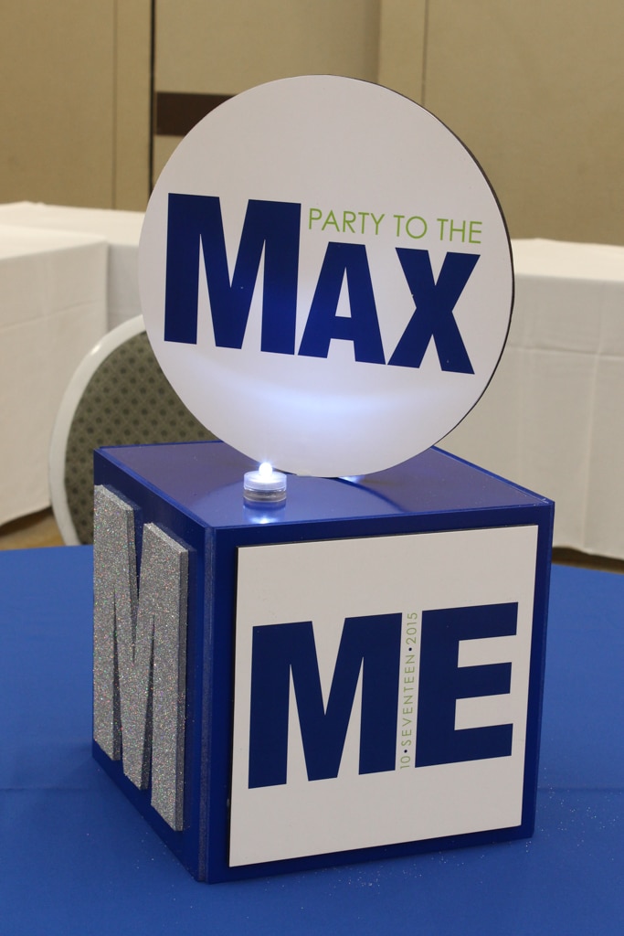 Mini Logo Cube with Logo Topper For Lounge Tables