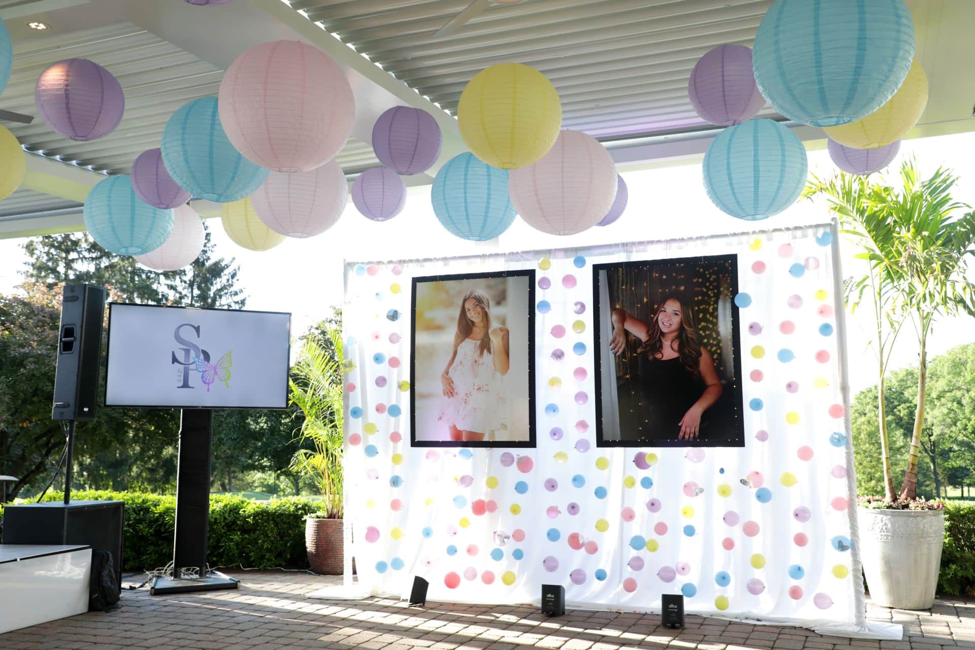 Beautiful LED Blow Up Photos for Outdoor Tent Party with Balloon Bubble Balloon Wall and Ceiling Treatment