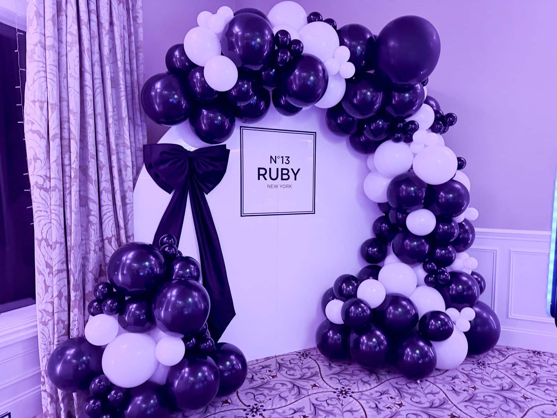 Photo Booth Balloon Arch