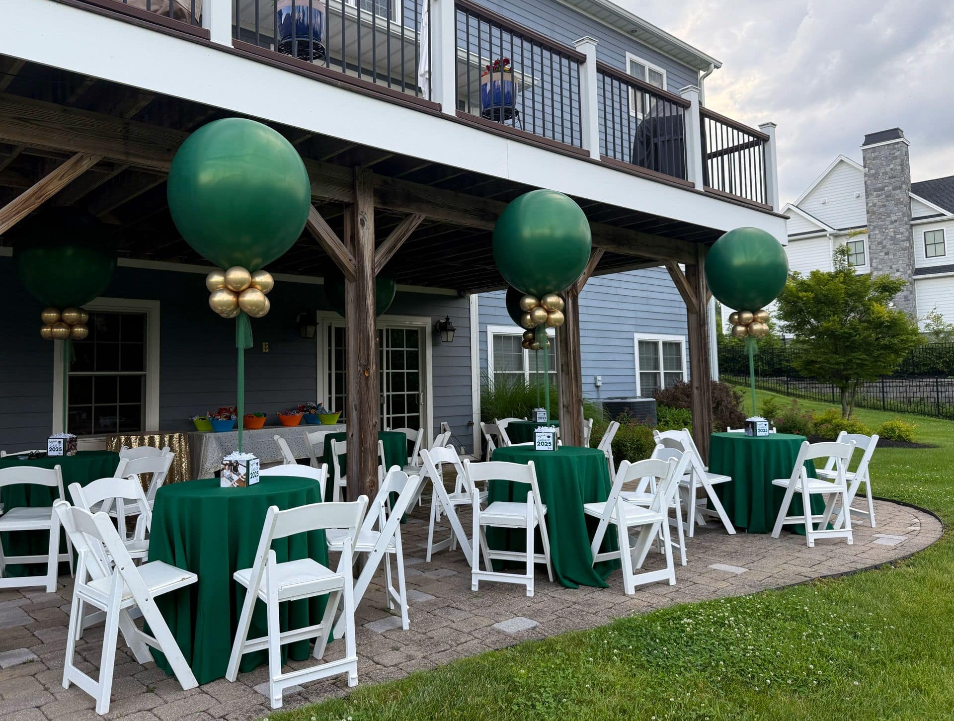 Outdoor Photo Cube Balloon Centerpieces