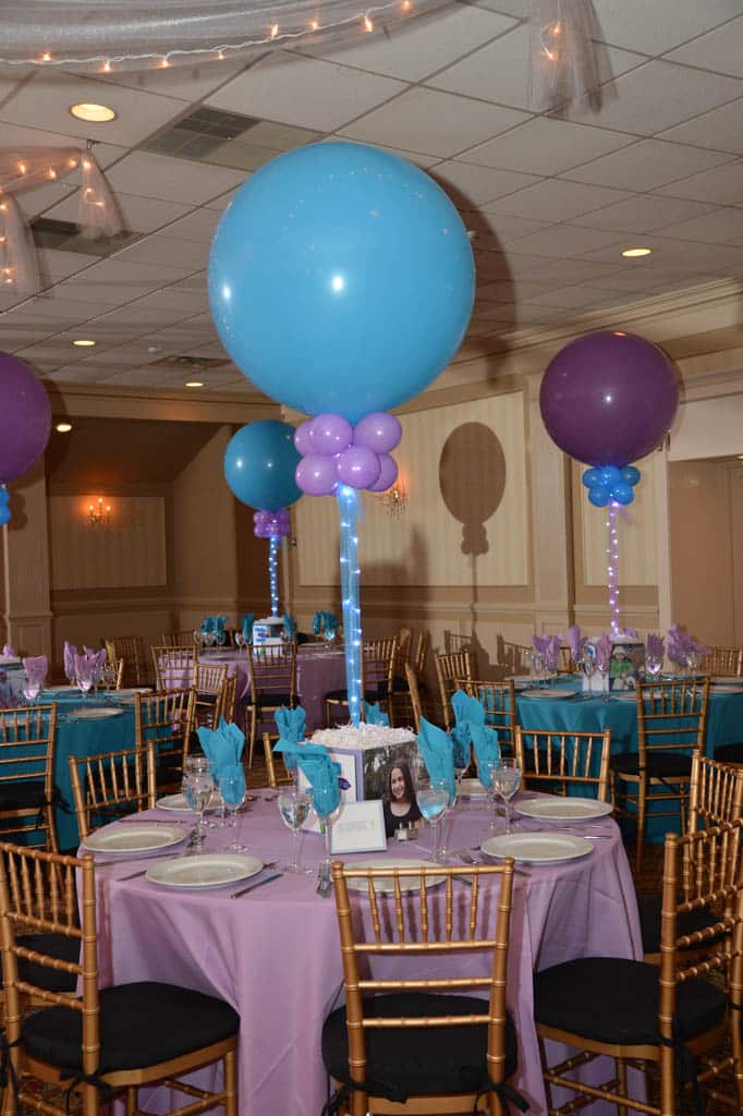 Photo Cube Centerpieces with Alternating Turquoise and Lavender Balloons