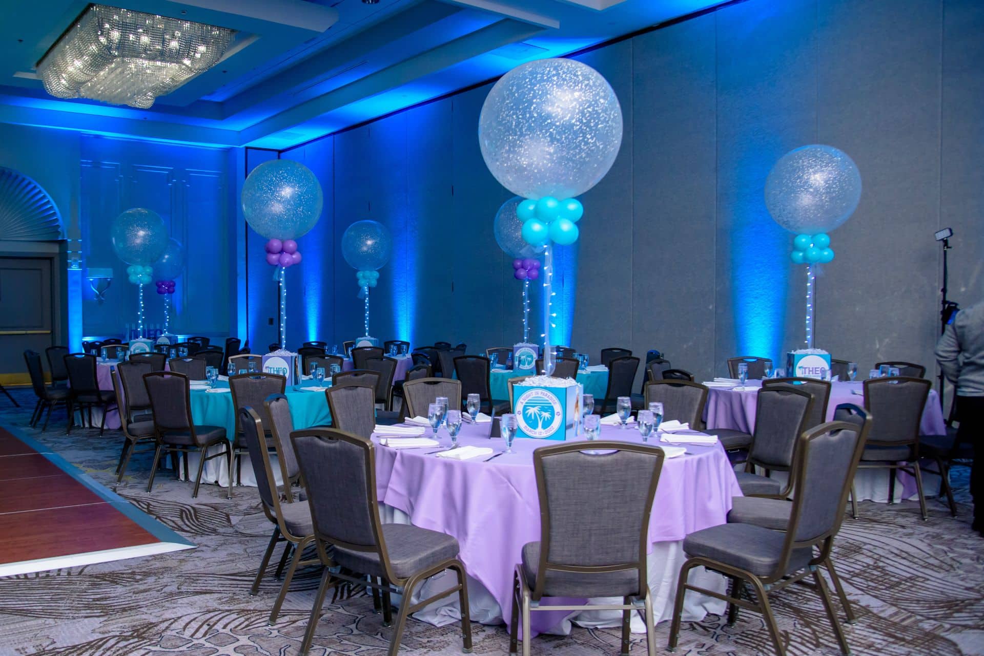 Beach Themed Photo Cube Centerpieces with LED Sparkle Balloons and Uplighting at Park Ridge Marriott