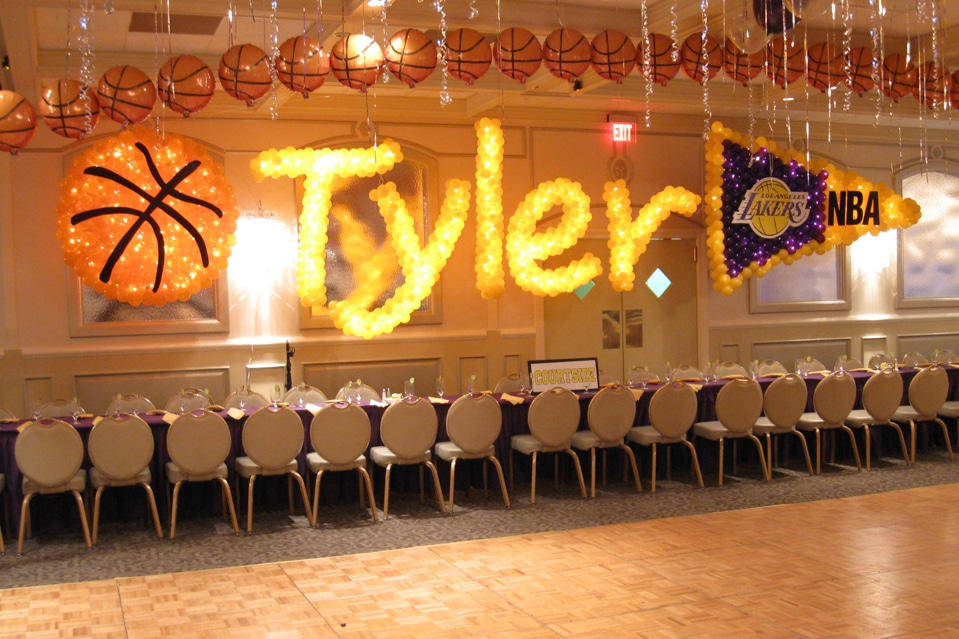 Lakers Name in Balloons with Basketball and Pennant Sculpture