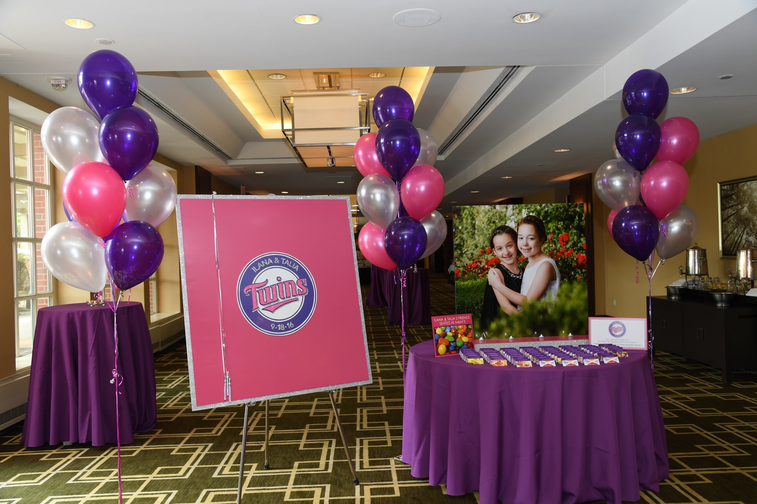 Twins Themed Seating Card Display with Blowup Photo and Logo Place Cards