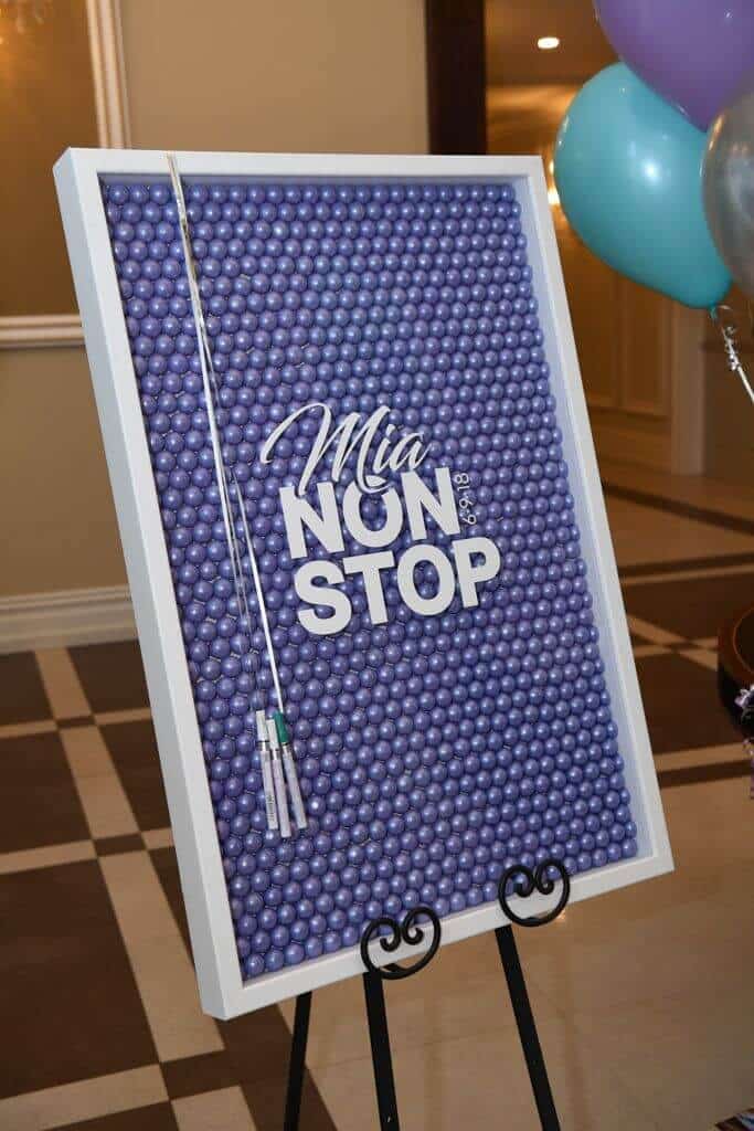 Gumball Frame Sign in Board with Custom Logo Decal