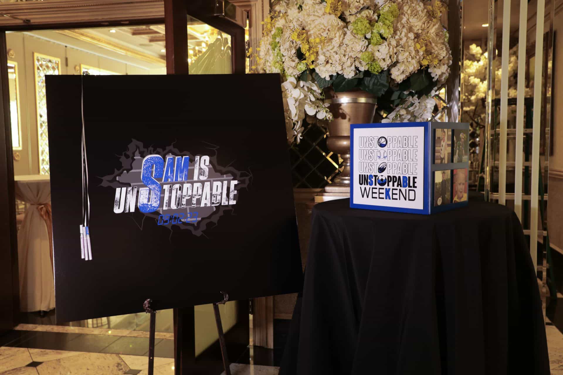 Custom Printed Logo Sign in Board