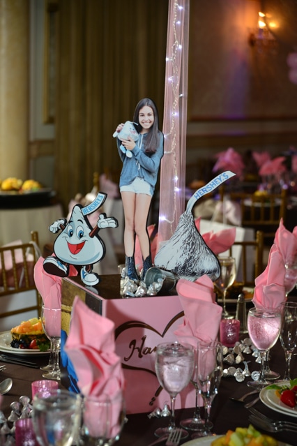 Hershey Kiss Themed Cube Centerpiece with Topper