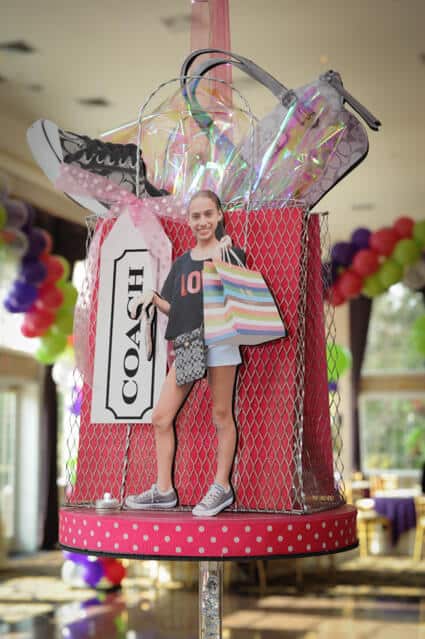 Shopping Bag with Pop-Out Photos Centerpiece