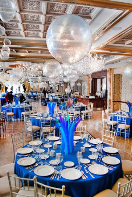 Underwater Bubbles Centerpiece with Floating Fish